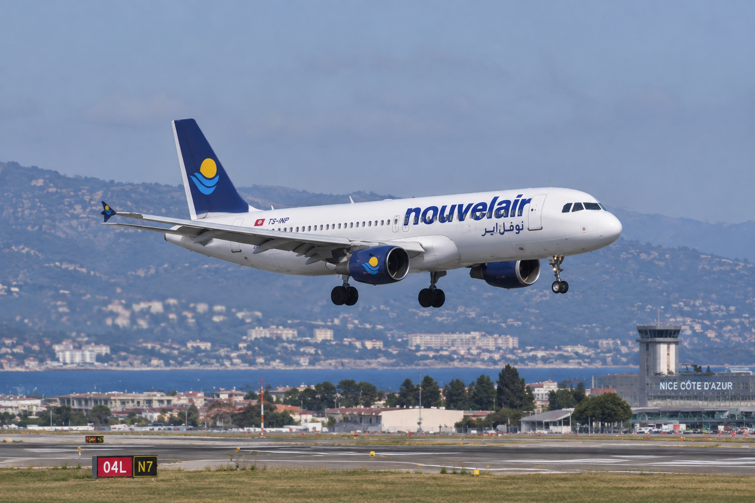Nouvelair-Airbus A320 überfliegt in Nizza versehentlich startbereites Flugzeug