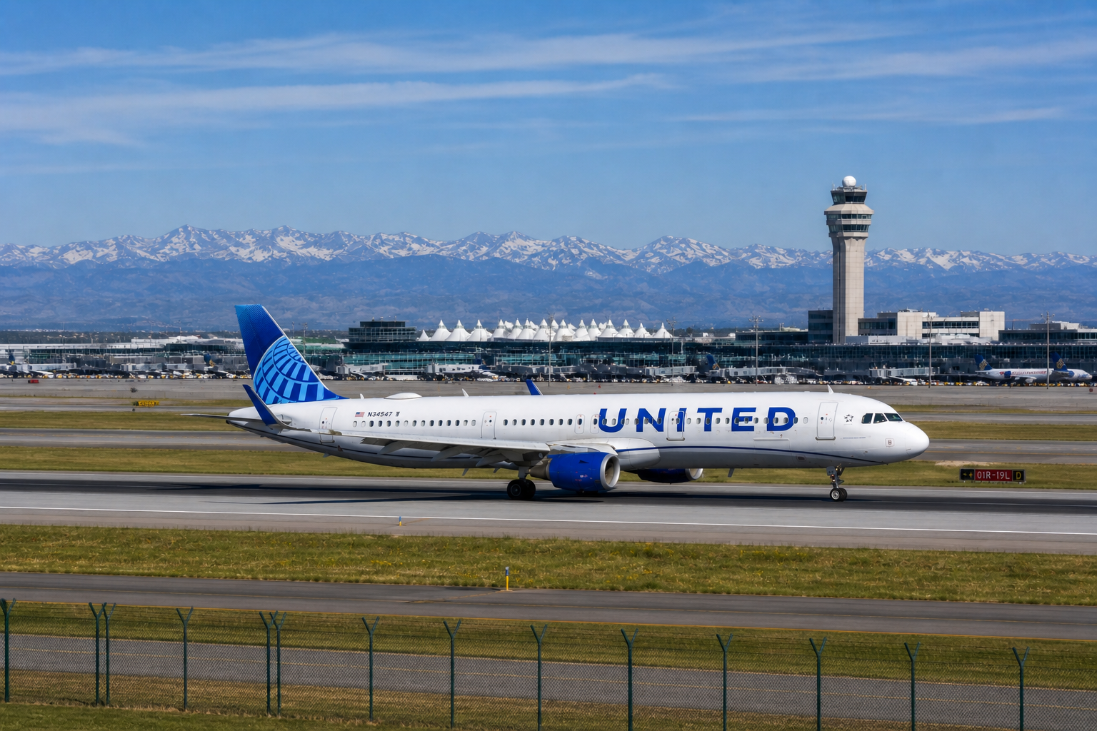 United-Flug landet nach Reifenwarnung sicher in Washington – Schaden an Tragfläche festgestellt
